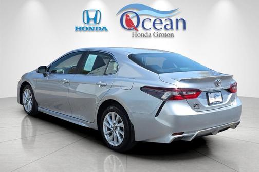 Celestial Silver Metallic/Midnight Black Metallic 2024 Toyota Camry SE