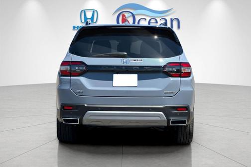 2025 Honda Pilot Touring 8-Passenger