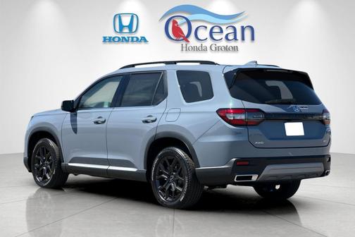 2025 Honda Pilot Touring 8-Passenger