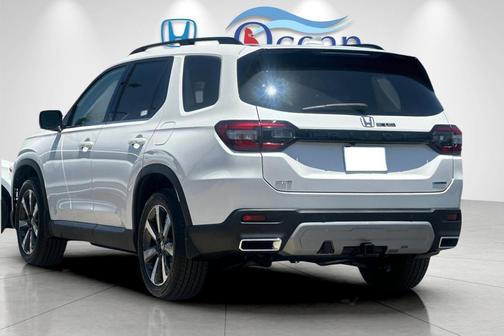 2025 Honda Pilot Touring 8-Passenger