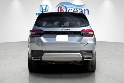 2025 Honda Pilot Touring 8-Passenger