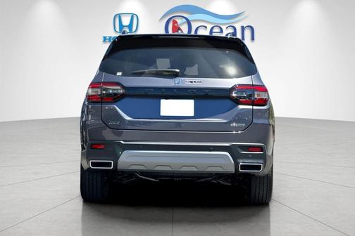 2025 Honda Pilot Touring 8-Passenger