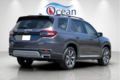 2025 Honda Pilot Touring 8-Passenger