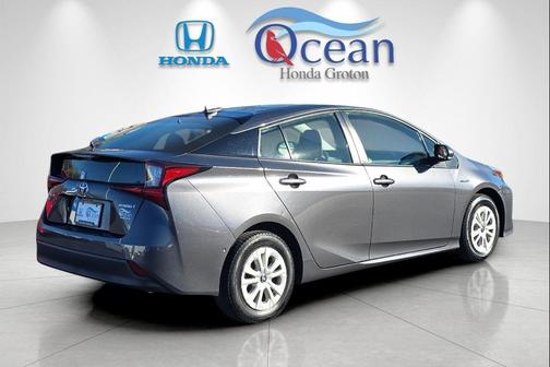 2022 Toyota Prius LE