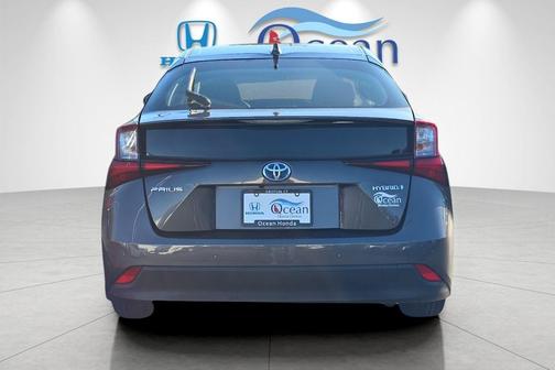 2022 Toyota Prius LE