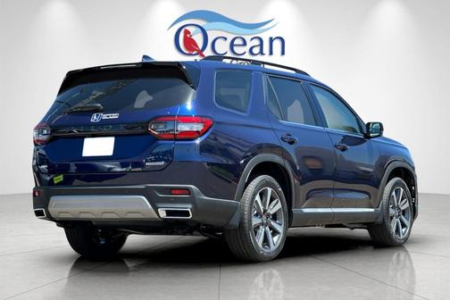 2025 Honda Pilot Touring 8-Passenger