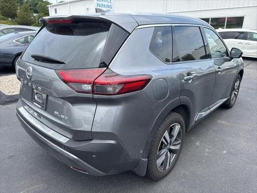 2022 Nissan Rogue SL