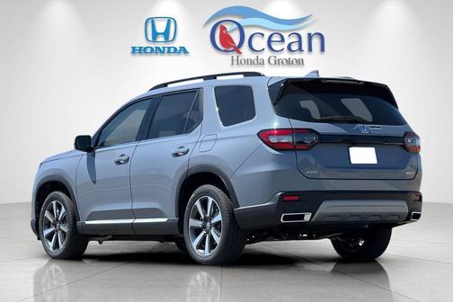 2025 Honda Pilot Touring 8-Passenger