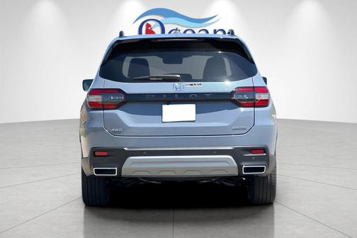 2025 Honda Pilot Touring 8-Passenger