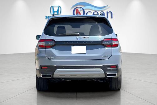 2025 Honda Pilot Touring 8-Passenger