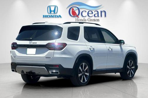 2025 Honda Pilot Touring 8-Passenger