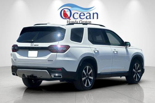 2025 Honda Pilot Touring 8-Passenger