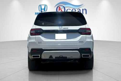 2025 Honda Pilot Touring 8-Passenger
