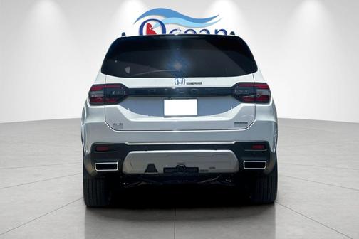 2025 Honda Pilot Touring 8-Passenger