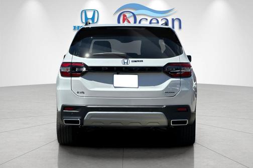 2025 Honda Pilot Touring 8-Passenger