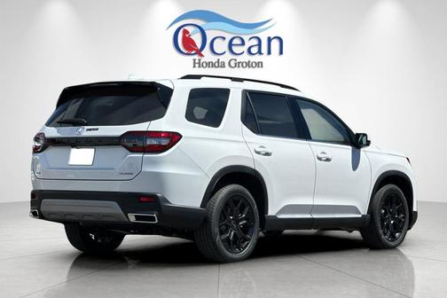 Platinum 2025 Honda Pilot Touring 8-Passenger