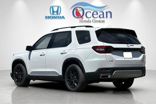 Platinum 2025 Honda Pilot Touring 8-Passenger