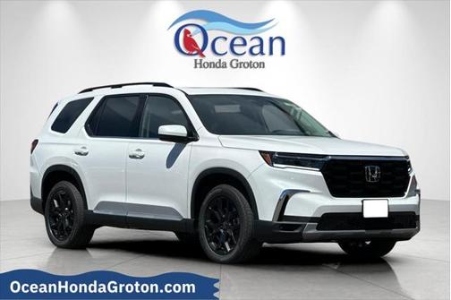 2025 Honda Pilot Touring 8-Passenger