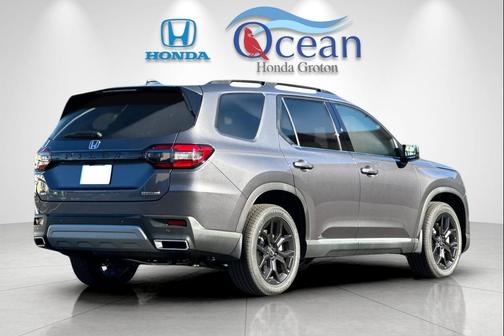 2025 Honda Pilot Touring 8-Passenger