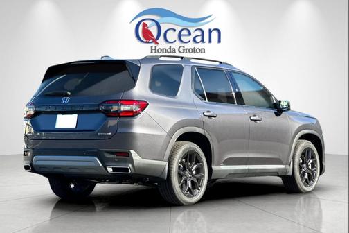 2025 Honda Pilot Touring 8-Passenger