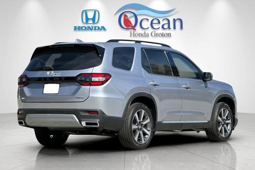 2025 Honda Pilot Touring 8-Passenger