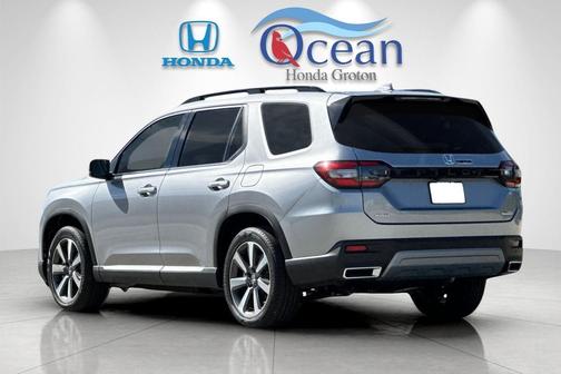 2025 Honda Pilot Touring 8-Passenger