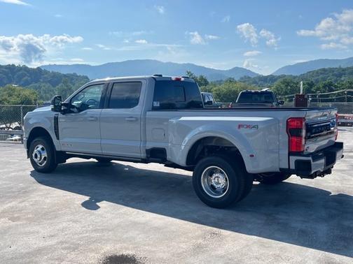 2025 Ford F-350 Platinum