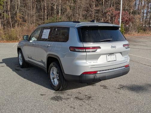 2022 Jeep Grand Cherokee L Laredo