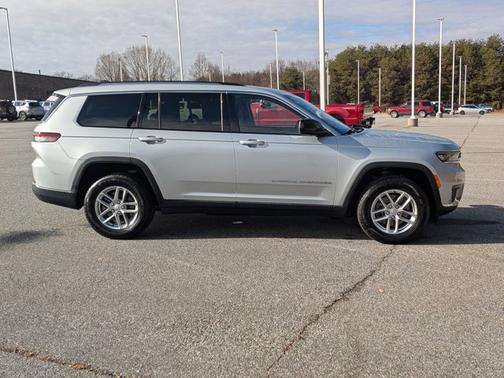 2022 Jeep Grand Cherokee L Laredo