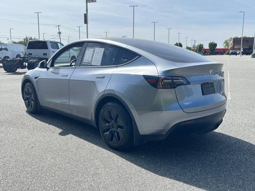 2025 Tesla Model Y Long Range