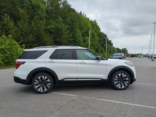 Star White 2026 Ford Explorer Platinum