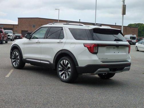 Star White 2026 Ford Explorer Platinum