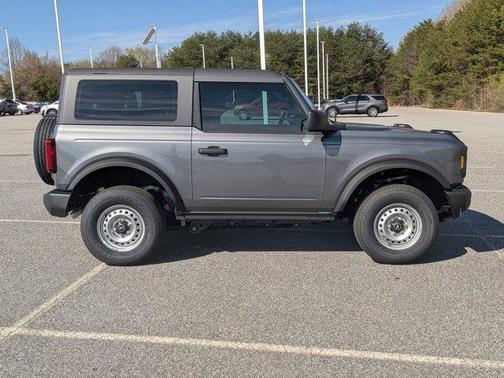 Carbonized Gray Metallic 2026 Ford Bronco Base