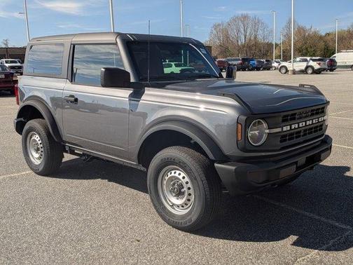 Carbonized Gray Metallic 2026 Ford Bronco Base