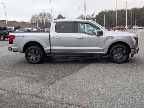 2023 Ford F-150 Lightning LARIAT