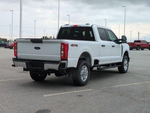 Oxford White 2026 Ford F-250 XLT