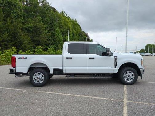 Oxford White 2026 Ford F-250 XLT