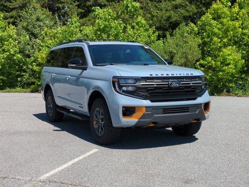 Glacier Gray Metallic 2026 Ford Expedition Tremor