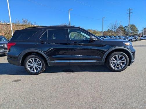 Agate Black Metallic 2023 Ford Explorer XLT