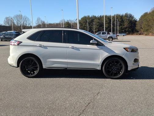 2022 Ford Edge ST-Line