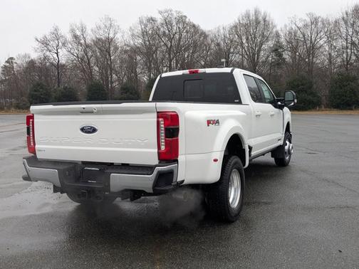 2025 Ford F-350 LARIAT