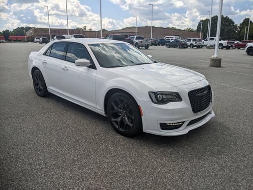 2022 Chrysler 300 Touring L