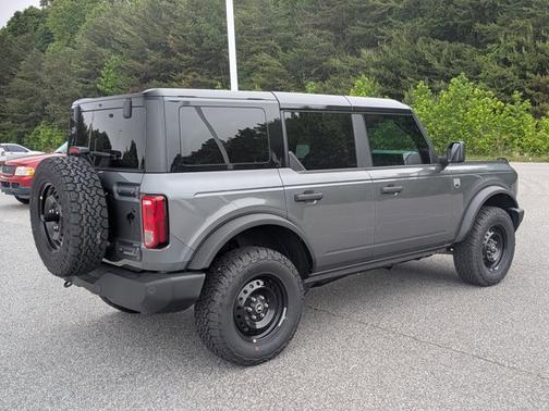 Carbonized Gray Metallic 2026 Ford Bronco Big Bend