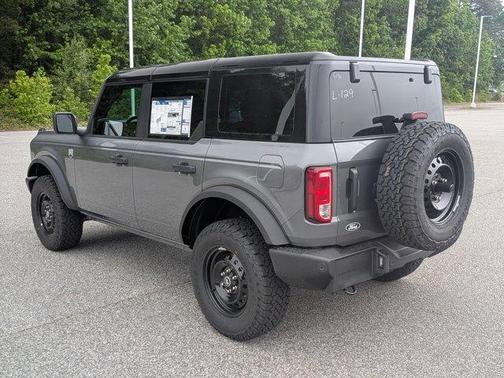 Carbonized Gray Metallic 2026 Ford Bronco Big Bend