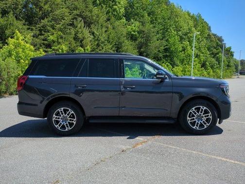 Dark Matter Gray Metallic 2025 Ford Expedition Active