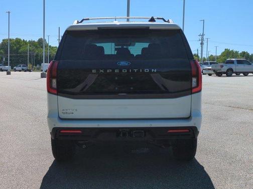 Oxford White 2026 Ford Expedition Active