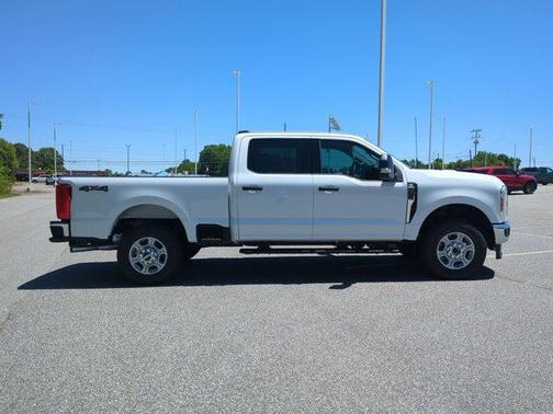Oxford White 2026 Ford F-250 XLT
