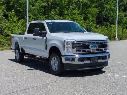 Oxford White 2026 Ford F-250 XLT