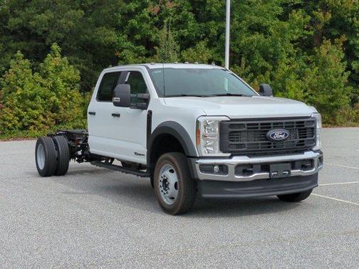 Oxford White 2027 Ford F-450 XL