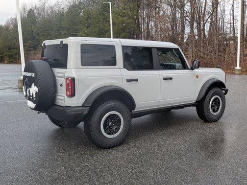 Avalanche Gray 2026 Ford Bronco Badlands
